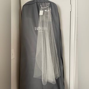 David’s Bridal allover pearl-embellished mid-length veil New with tags